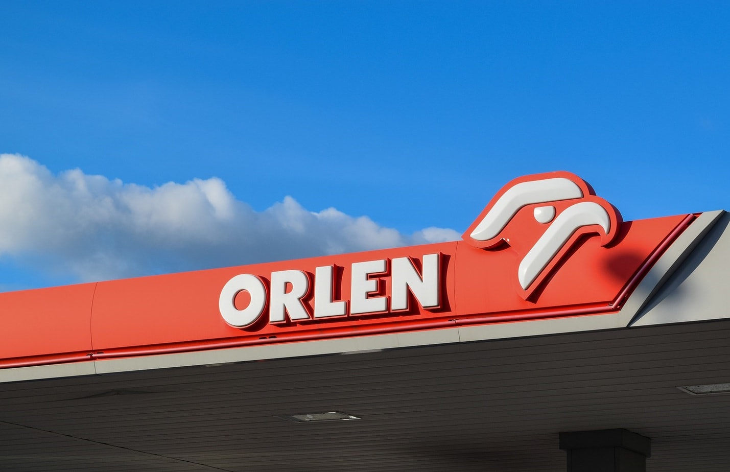 PKN ORLEN przedłużył partnerstwo strategiczne z PKOl o kolejne cztery lata