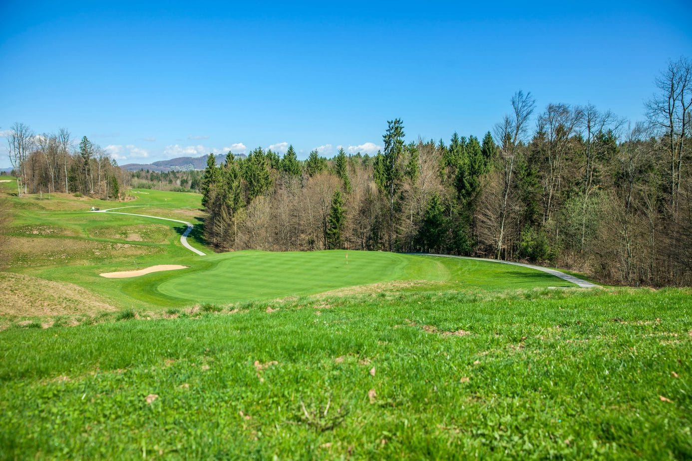 Budowa pola golfowego – poradnik dla inwestorów