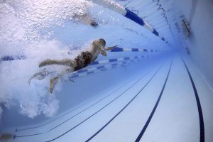 Pływanie – jakie zalety ma ten sport?