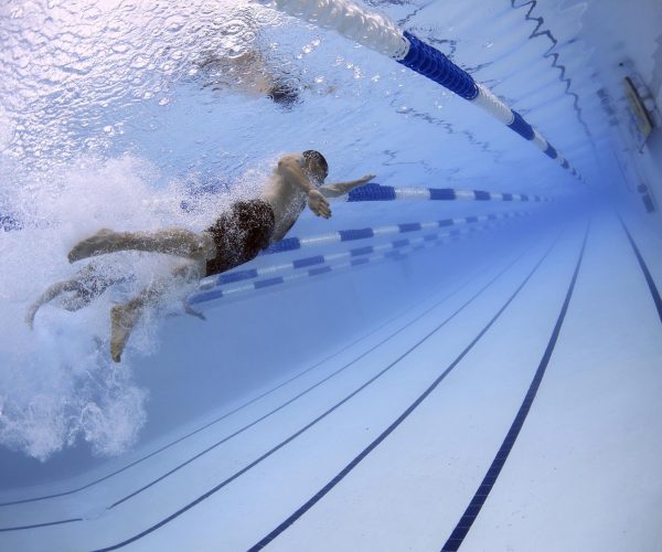 Pływanie – jakie zalety ma ten sport?